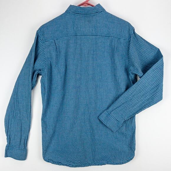 Mountain Hardwear Seersucker Shirt Men's Medium Button-Up Blue Black Stripe Logo - Picture 10 of 12